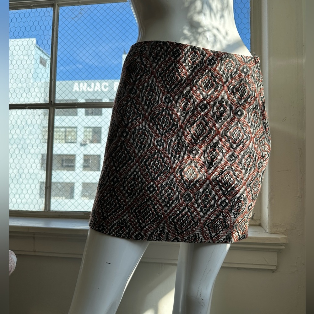 Mini Skirt H&M multicolor Brown black burgundy mix  sz8 but the waist abot 30”